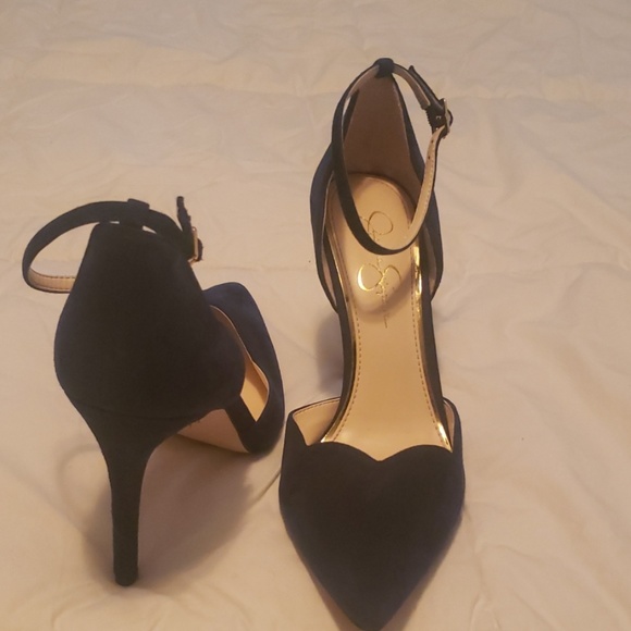 Heels - Picture 3 of 3